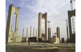 ruine de la mosquée de Saddam Hussein sur l'ancien aéroport Al-Muhanna, que le projet gagnant intègre dans sa conception - Crédit photo : DR  