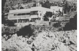 Villa E 1027, Eileen Gray et Jean Badovici, vue de la façade sud de la villa depuis la mer, - Crédit photo : DR  