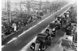 Ateliers de montage véhicules industriels - Crédit photo : DOISNEAU Robert 