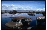 Voitures abandonnées dans un lac pollué, près d'Ogden, Utah 1974 © Bruce McAllister/National Archives/Records of the EPA - Crédit photo : DR  