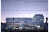 immeuble de bureaux vue depuis la gare de Pont Cardinet (Hardel + Lebihan Architectes) - Crédit photo : RSI STUDIO