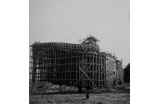 Façade Est et Nord. Eté 1954 la coque est en cours de réalisation. - Crédit photo : BUEB Charles - Fonds famille Bueb