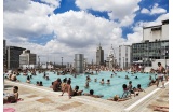 Piscine du SESC 24 de Maio à São Paulo - Crédit photo : Mello Ana