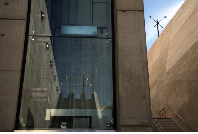 Faille, ascenseur vers la gare de bus<br/> Crédit photo : LANDECY  Jean-Michel