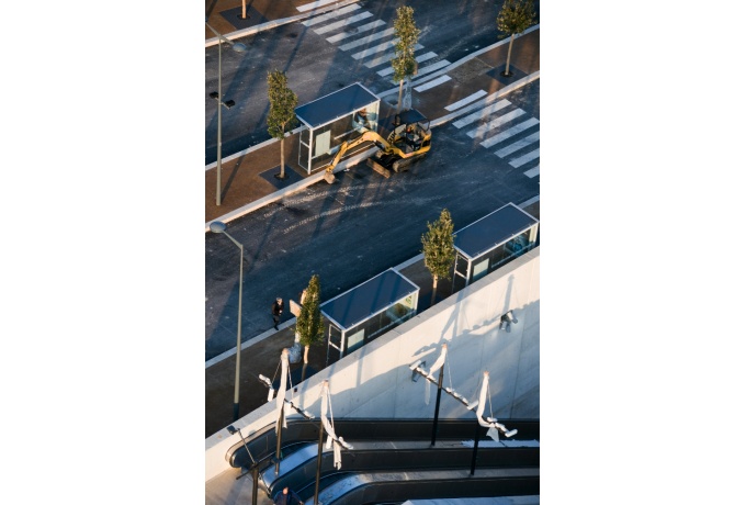 Gare de bus et accès métro<br/> Crédit photo : LANDECY  Jean-Michel