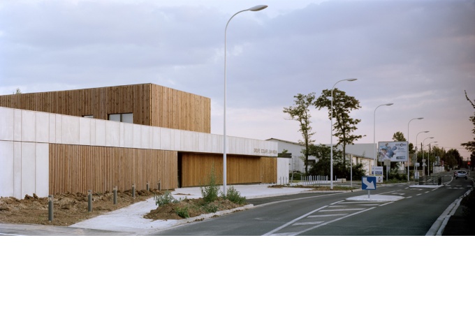 Groupe scolaire Jean Moulin - vue de la rue<br/> Crédit photo : WEINER Cyrille