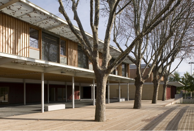 Ecole maternelle Platanettes, cour<br/> Crédit photo : RICOLLEAU Jérome 