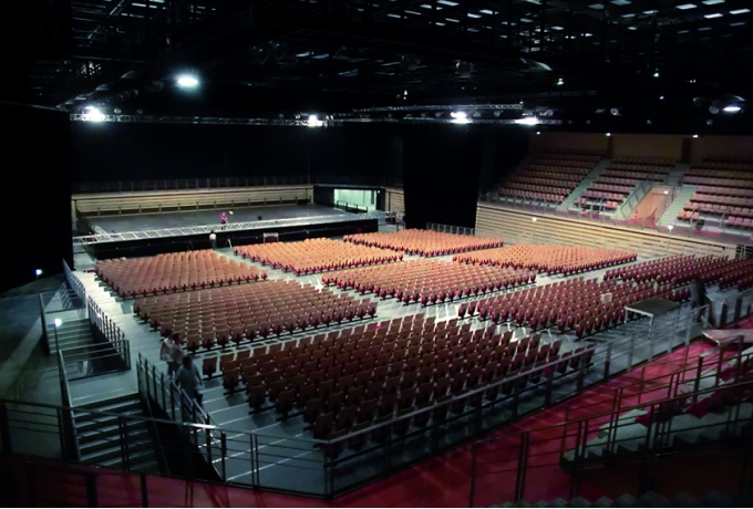 Vendéspace, Mouilleron-le-Captif, grande salle configuration spectacle<br/> Crédit photo : AUA Paul Chemetov