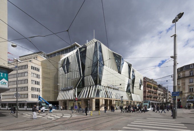 Réhabilitation et extension du Printemps de Strasbourg par Christian Biecher Architectes