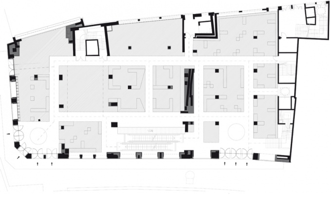 Réhabilitation et extension du Printemps de Strasbourg par Christian Biecher Architectes, plan RDC<br/> Crédit photo : DR  