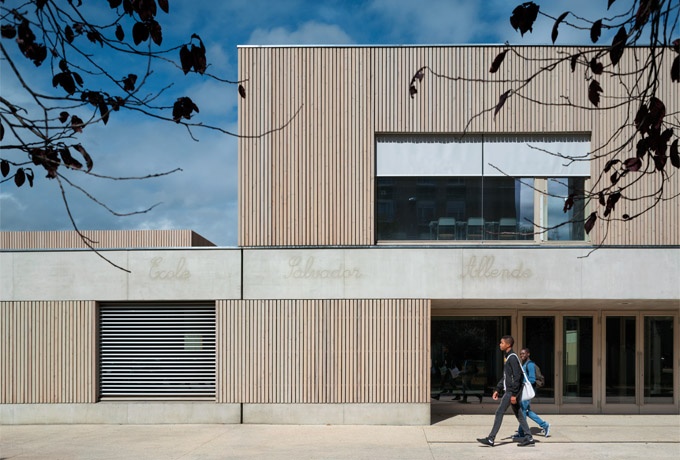 Entrée de l'école © Duccio Malagamba<br/> Crédit photo : DR  