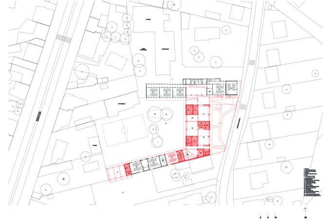 Plan du groupe scolaire, en rouge, les parties neuves<br/> Crédit photo : Atelier Julien Boidot